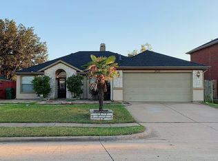 2426 Campfire Creek Dr, Arlington, TX 76018