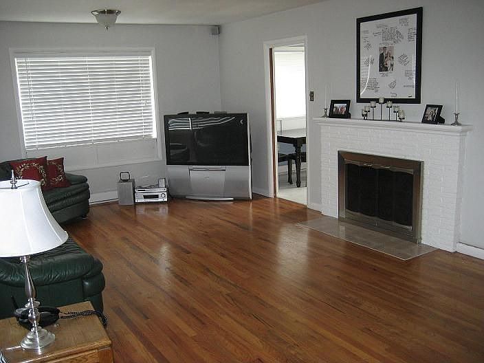 2nd image of 618 Winton Ave