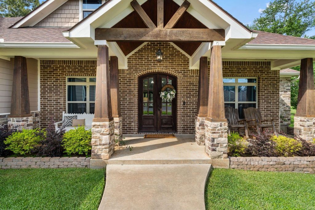 636 W Lake Dr, Livingston, TX - View 4