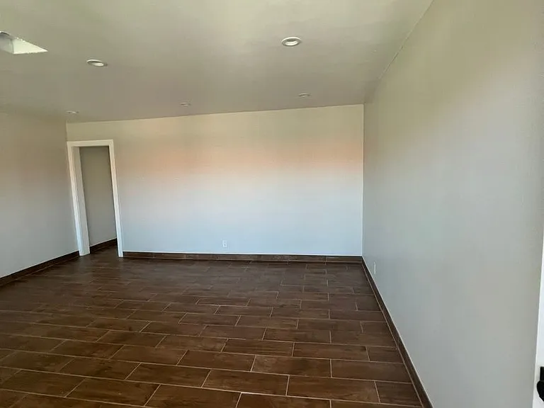 1819 S Manhattan Pl — Photo 22