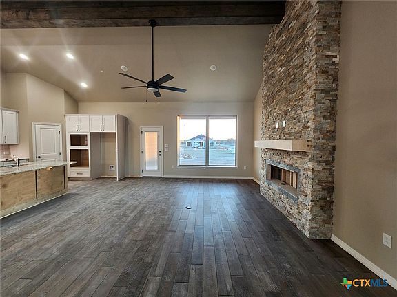 4th image of 725 Eagle Crest Cv