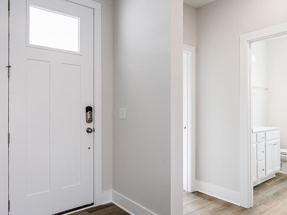 2nd image of 114 Gablestone Dr