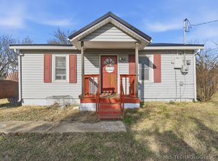 505 4th St, Wynona, OK 74084