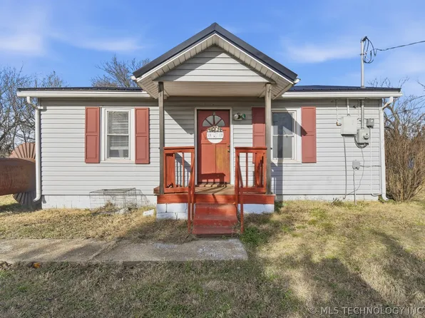 505 4th St, Wynona, OK 74084