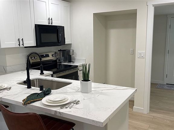 4th image of 8518 9th Avenue Ct E