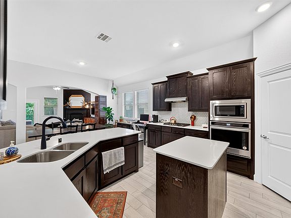 5th image of 1508 Green Valley Way