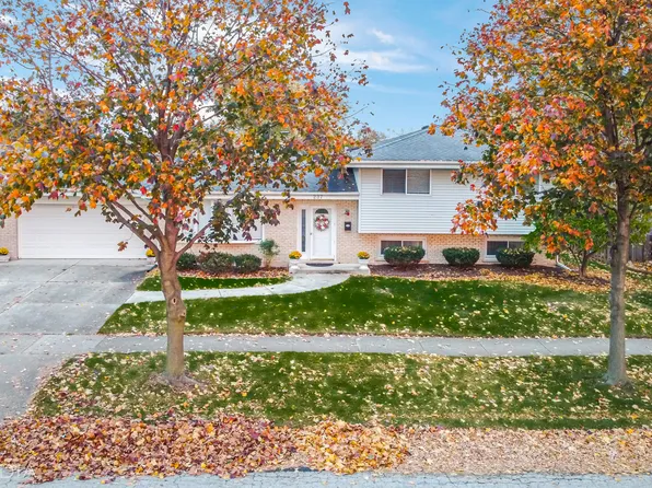 237 Welter Dr, Wood Dale, IL 60191