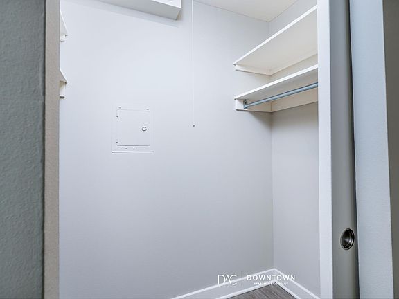 4th image of 540 N Lakeshore Dr #1008