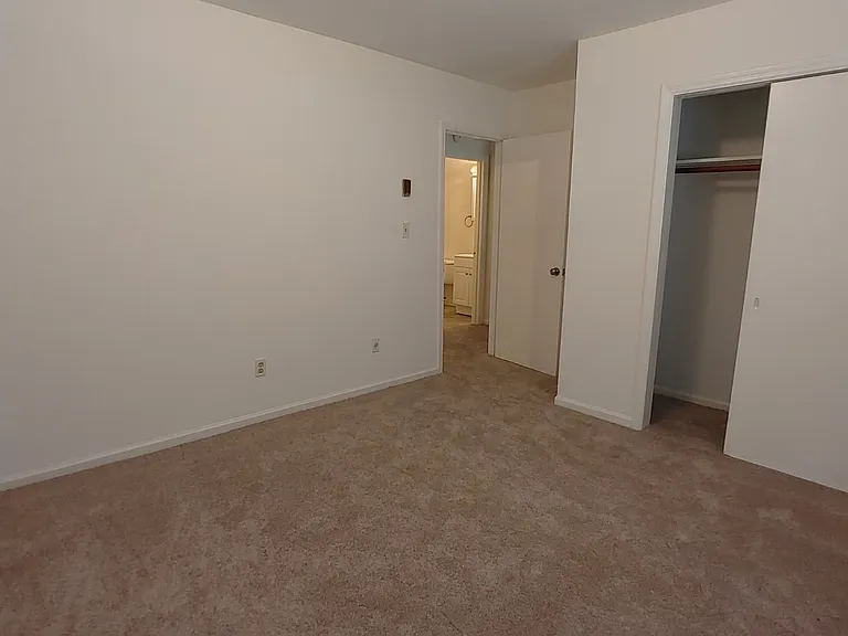 10 - Bedroom 01