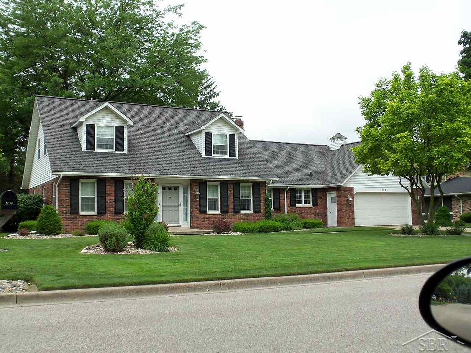 1st image of 439 Canterbury Dr