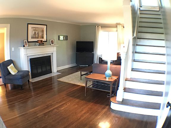 Entry / Living Room