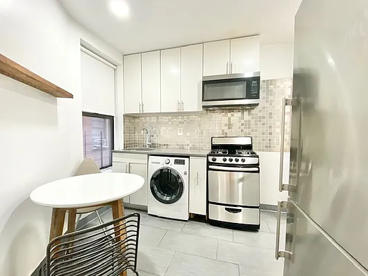 Rented by Bohemia Realty Group | media 11