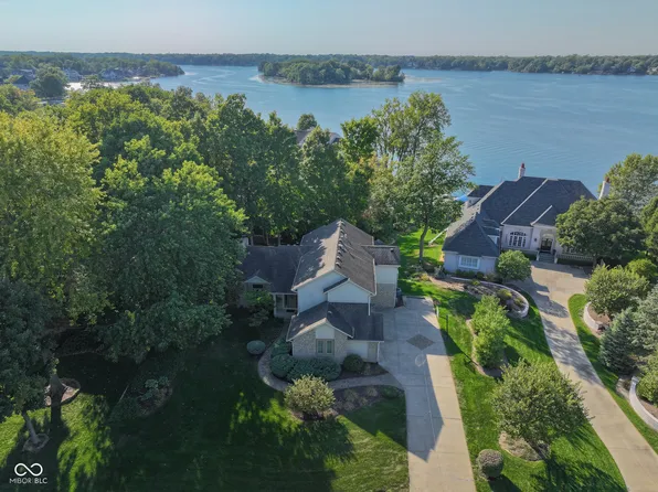 9364 Promontory Cir, Indianapolis, IN 46236
