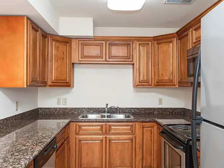 Regency at Metairie — Photo 7
