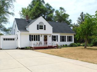8625 Sunset Dr, Williamsville, NY 14221