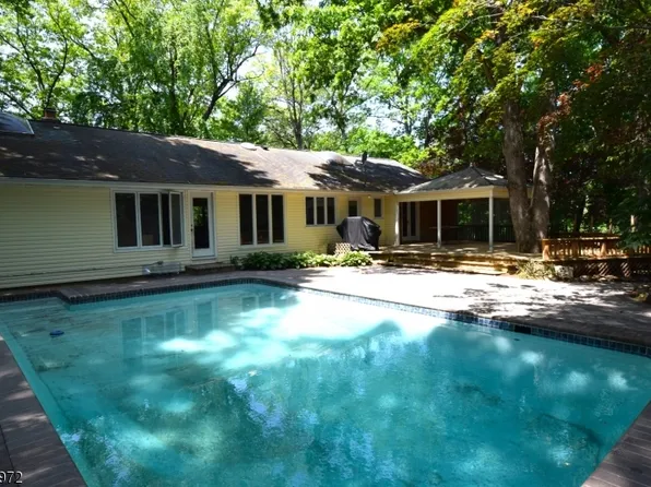418 Warrenville Rd, Green Brook Twp., NJ 08812