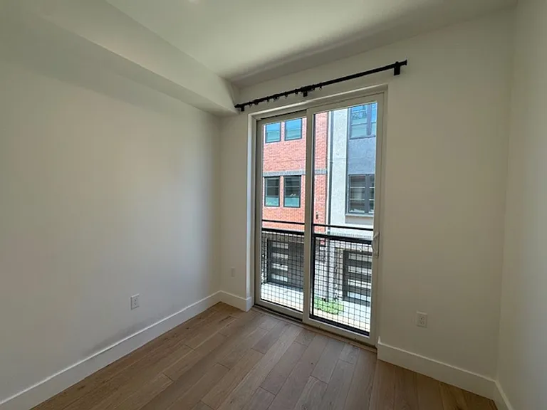 906 Brown Ave — Photo 16