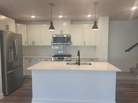 4th image of 21762 Dahlia Ln