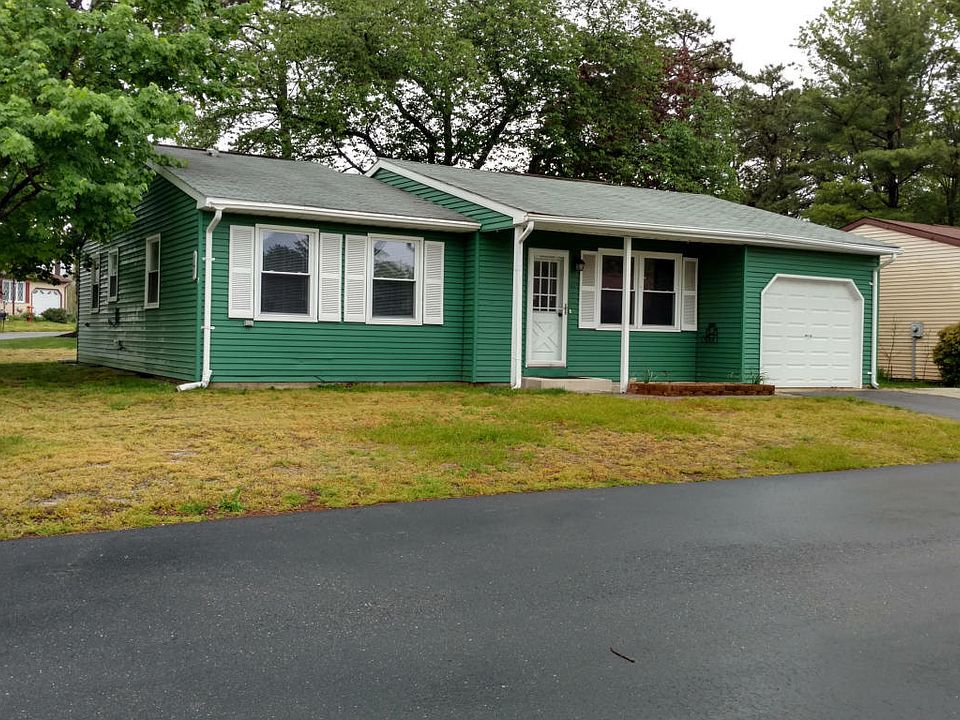 1st image of 17 Westport Dr #71