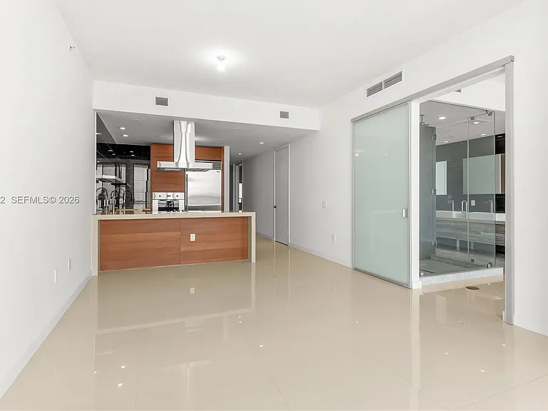 1100 Biscayne Blvd #3404 — Photo 11