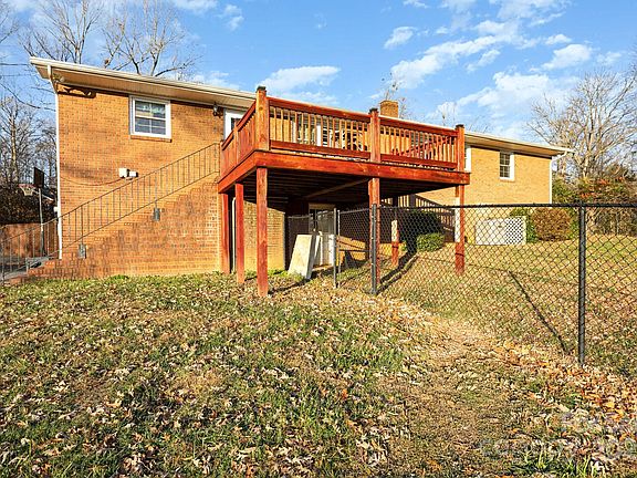 5th image of 714 Shady Dr