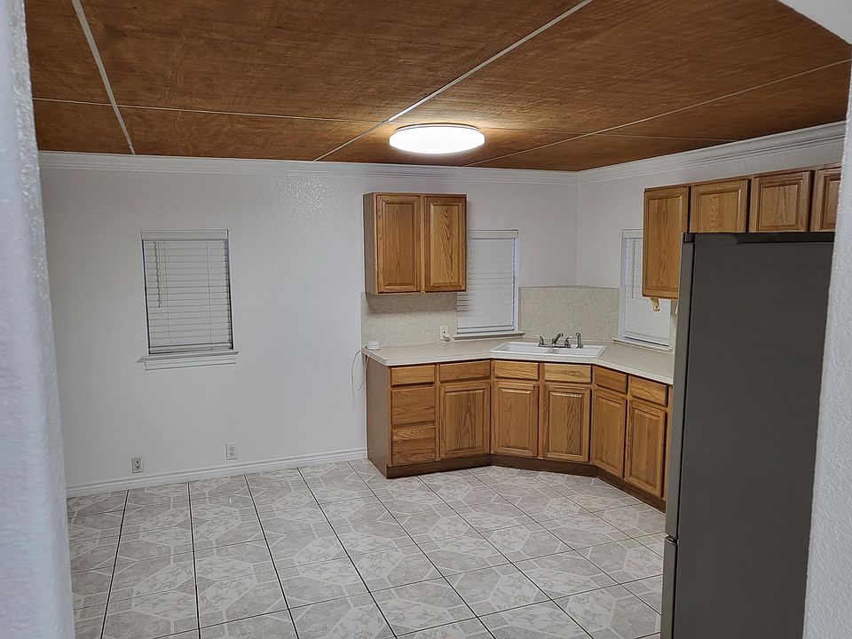 1st image of 105 S Manton Ln