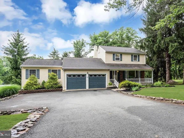 83 Hart Ave, Hopewell, NJ 08525