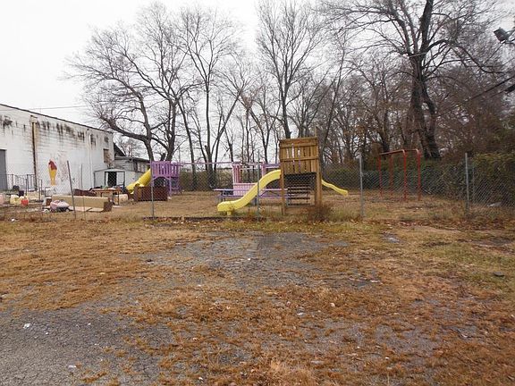 5th image of 7947 Prospect Ave