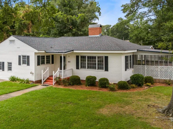 203 Arlington Circle, Greenville, NC 27834