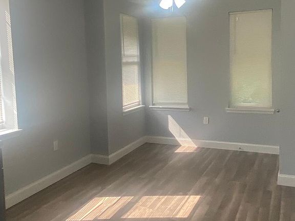 4th image of 1227 W Hilton St #2B