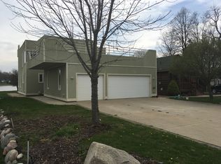 676 Maloney Ave, Oxford, MI 48371