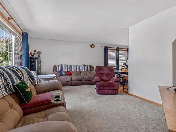 5th image of 3013 Sandy Ridge Dr