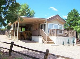 2700 Rustlers Roost Rd, Overgaard, AZ 85933