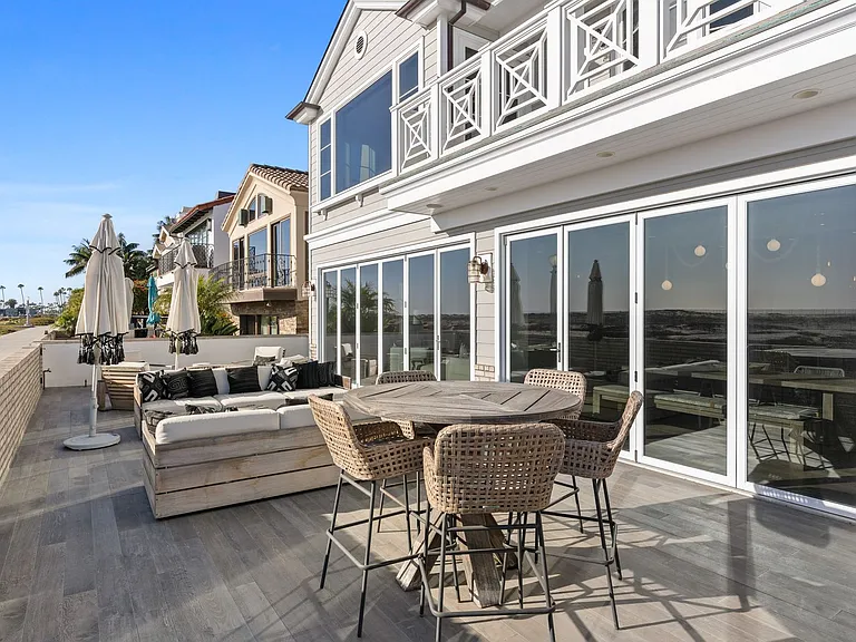 1215 E Balboa Blvd — Photo 52
