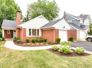 924 Austin Ave, Park Ridge, IL 60068