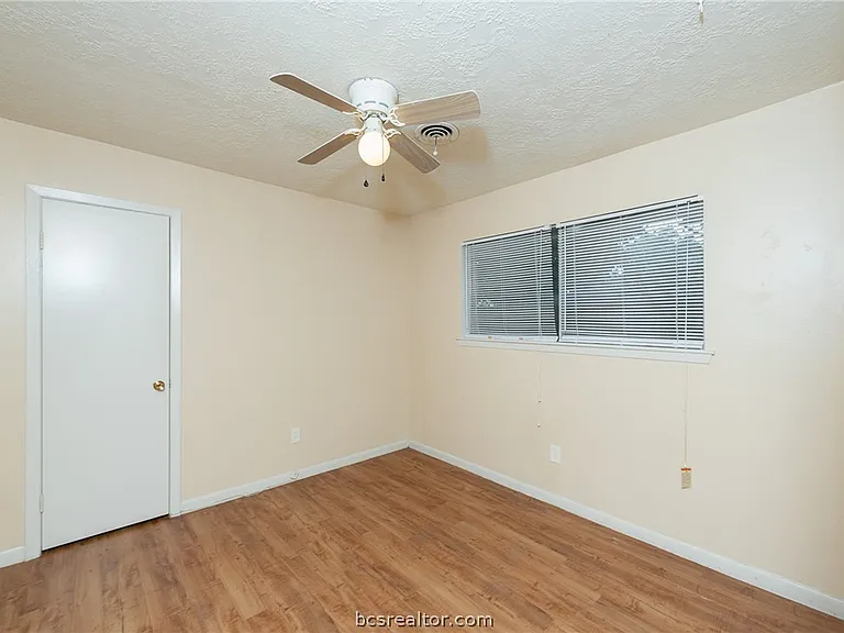 2317 Carter Creek Pkwy — Photo 13