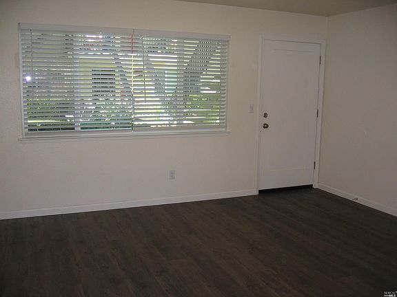 5th image of 2060 Wilkins Ave #17