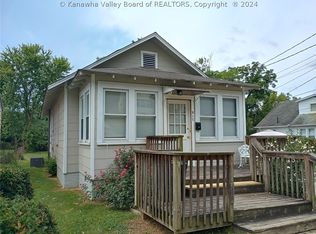 917 Park Dr, Dunbar, WV 25064