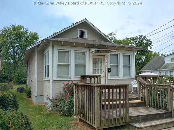 917 Park Dr, Dunbar, WV 25064
