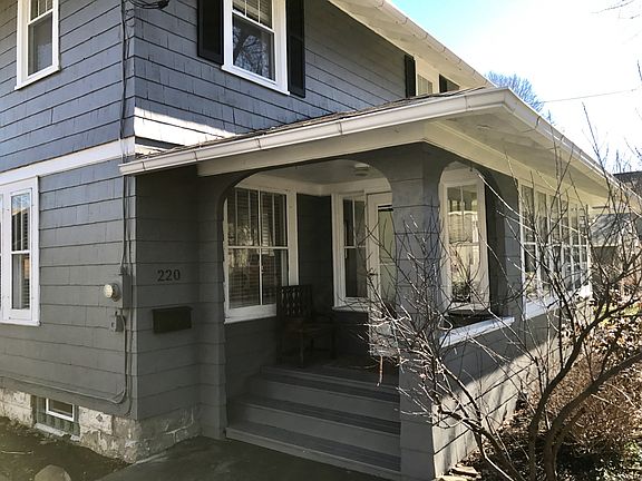 3rd image of 220 King St