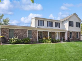 523 N Ela Rd, Barrington, IL 60010