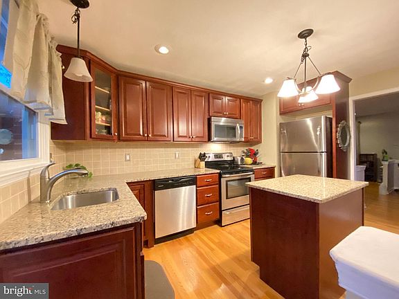 3rd image of 1 Bolton Ct
