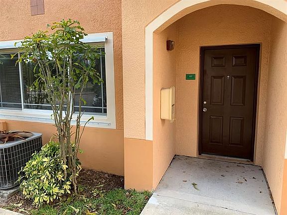 3rd image of 211 SW Palm Dr APT 107