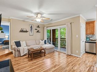 1109 E Morehead St APT 5, Charlotte, NC 28204