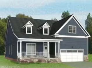 1049 Round Meadow Dr, Christiansburg, VA 24073