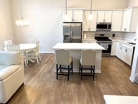 4th image of 347 NE Mink Dr