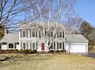 80 Indian Hill Trl, Crystal Lake, IL 60012