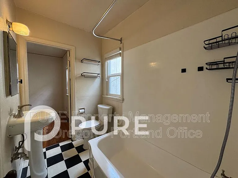 715 NE 20th Ave #1 — Photo 9