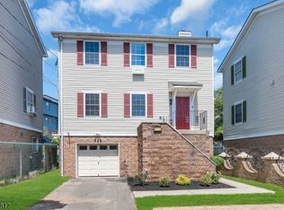 81 Crane St, Newark City, NJ 07104