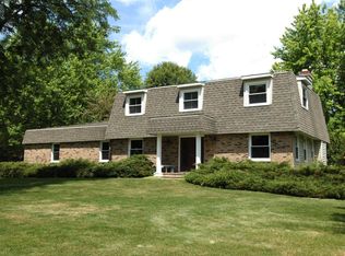 121 Hilltop Ln, Dundee, IL 60118